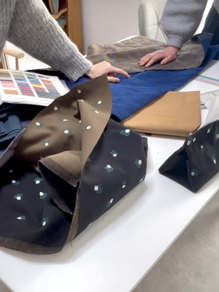 パーソナルカラー診断とオーダーのイメージ写真